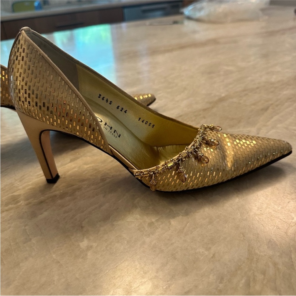 Elegant St. John Gold Heels with Embellishments Size 6-1/2
